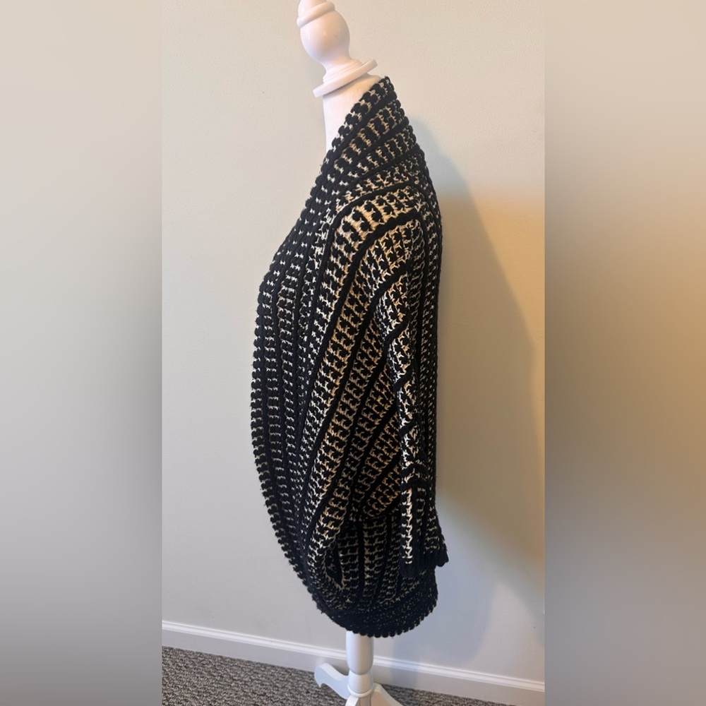Moth Slouchy Black and Cream Cardigan Size Small - Picture 4 of 8